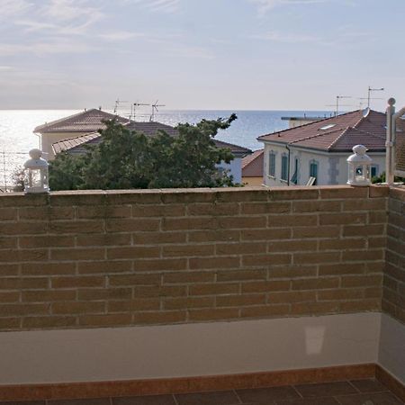 Casa Myconis 68Mq A Due Passi Dal Mare Di San Vincenzo Apartment ภายนอก รูปภาพ