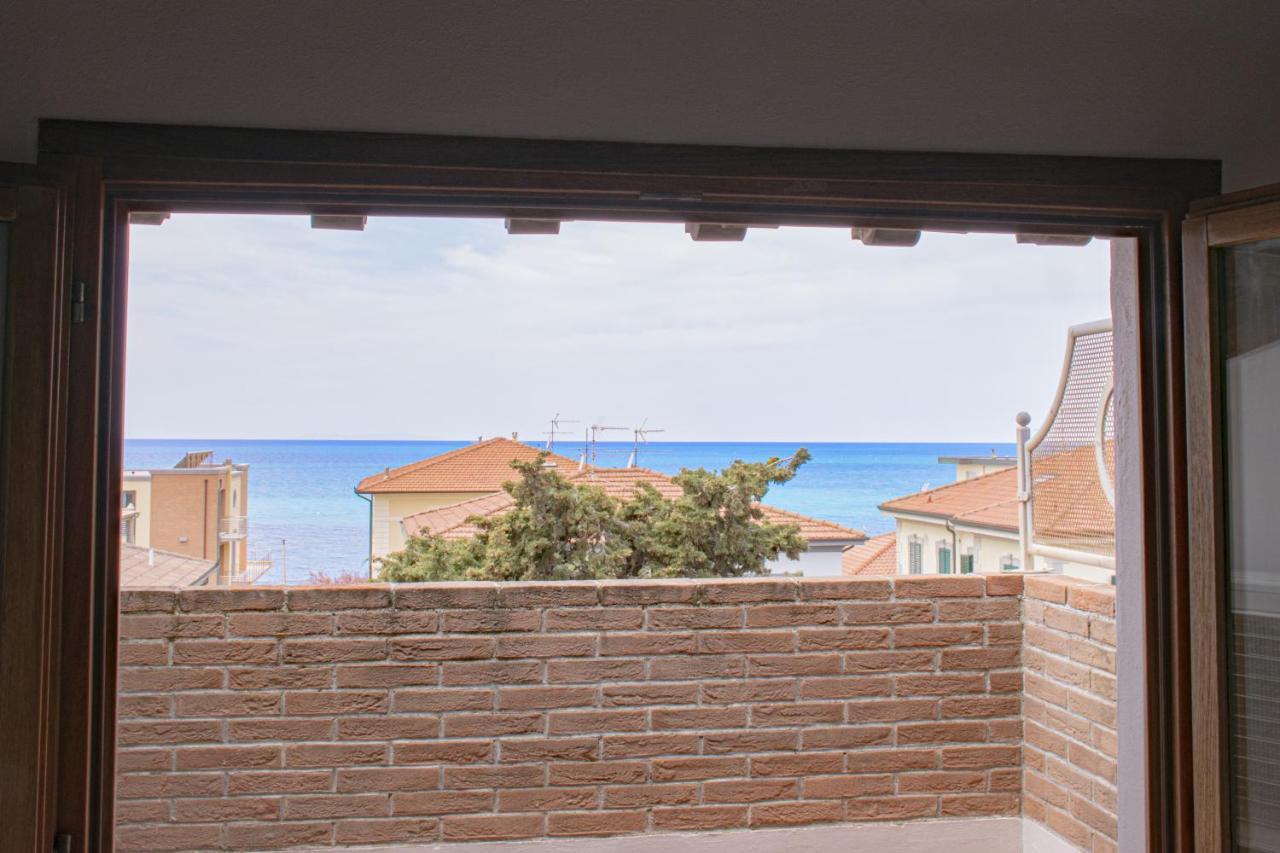 Casa Myconis 68Mq A Due Passi Dal Mare Di San Vincenzo Apartment ภายนอก รูปภาพ