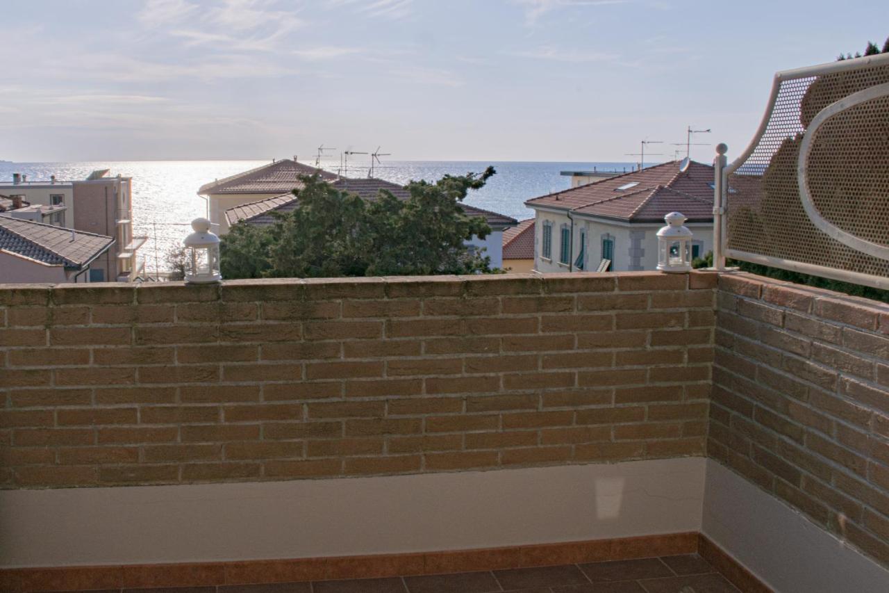 Casa Myconis 68Mq A Due Passi Dal Mare Di San Vincenzo Apartment ภายนอก รูปภาพ