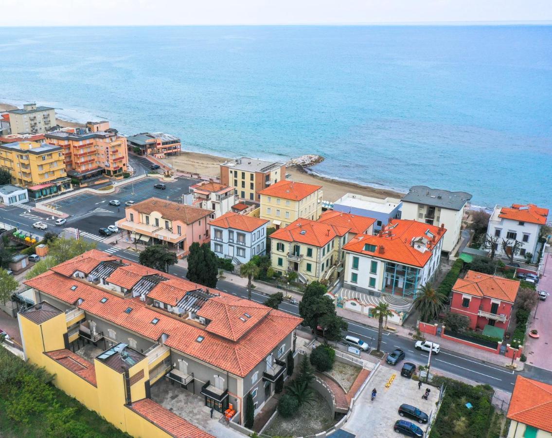 Casa Myconis 68Mq A Due Passi Dal Mare Di San Vincenzo Apartment ภายนอก รูปภาพ